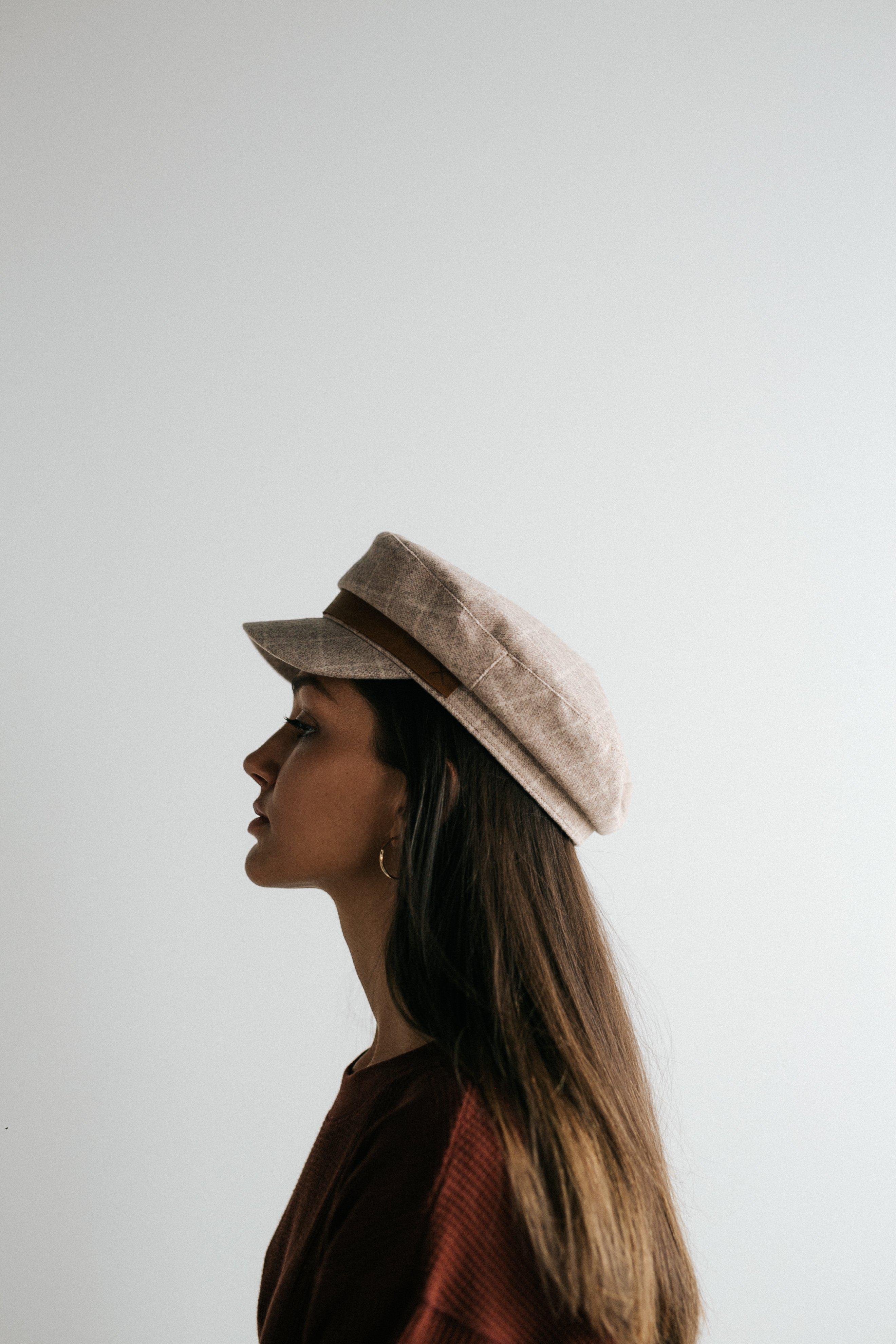 Gigi Pip caps for women - James Felt Cap with Genuine Leather Band - 100% wool cap with polyester lining and an adjustable inner band, with a genuine leather band featuring the Gigi Pip xx stitching above the bill [grid with cognac band]